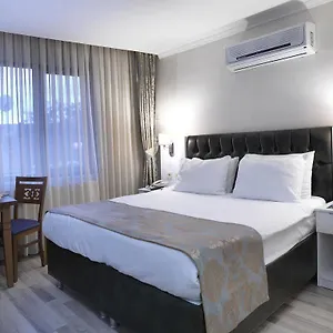 3* Hotel Monarch